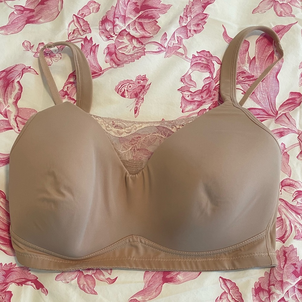 🏝️Big $5 Sale!🏝️Last One!!! Rhonda Shear Nude Comfort Bra - 1 Medium Left!